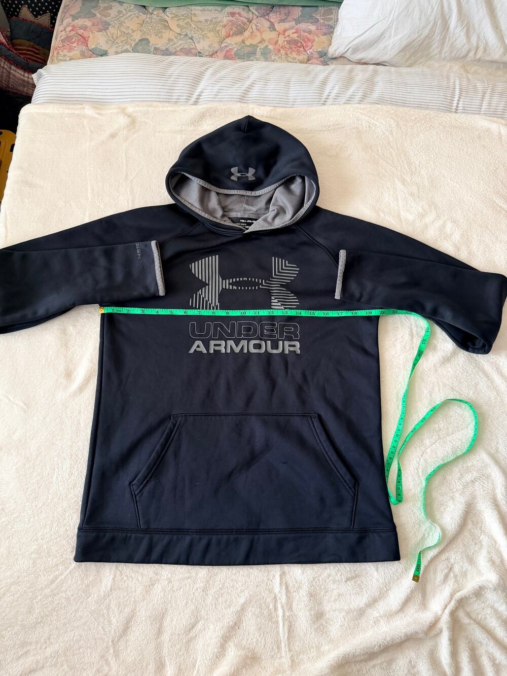 Under Armour ColdGear Boys YXL Black Big Logo Fleece Pullover Hoodie